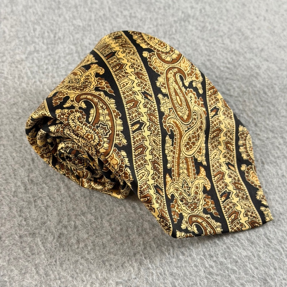 Brooks Brothers Makers Silk Tie Vintage Paisley Stripe Gold
England 54x3.75"